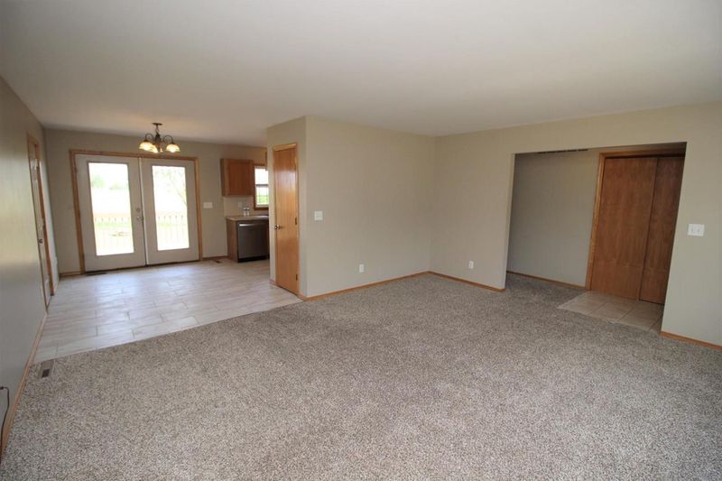 13 E Swanee Dr, Goddard, KS 67052