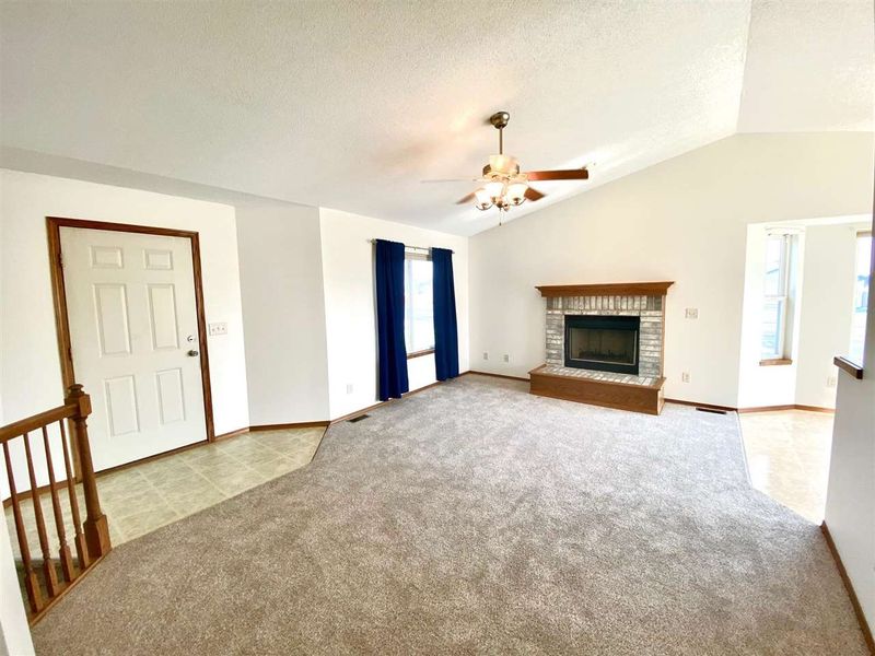 1632 E Winterset St, Goddard, KS 67052