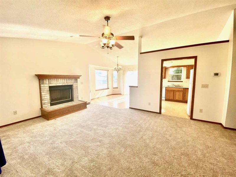 1632 E Winterset St, Goddard, KS 67052
