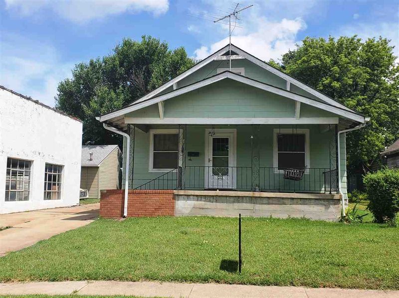 406 E 8th St, Newton, KS 67114