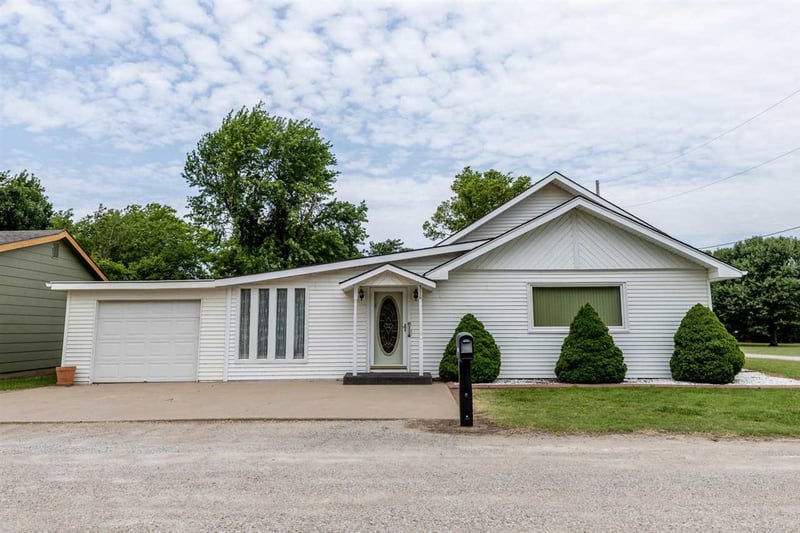 310 N Washington St, Mayfield, KS 67103