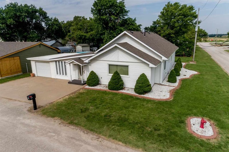 310 N Washington St, Mayfield, KS 67103