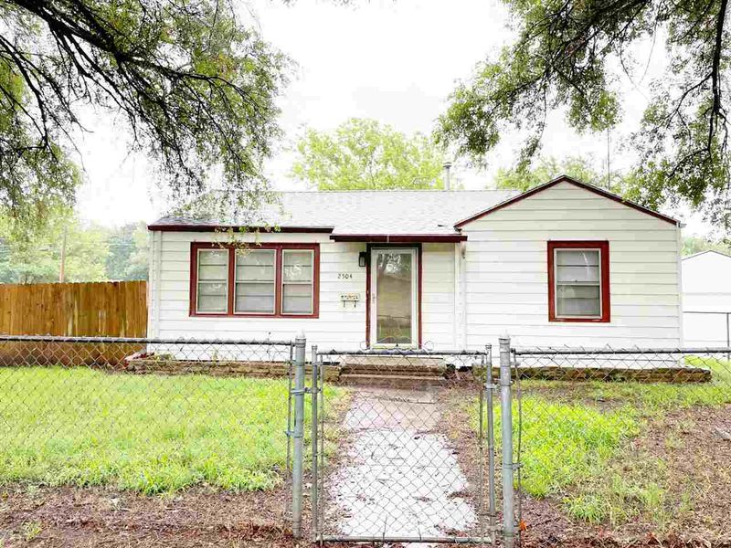 2504 S Everett, Wichita, KS 67217