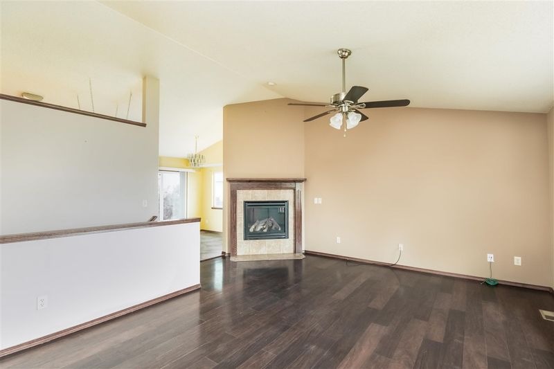 831 E Winding Lane St, Derby, KS 67037