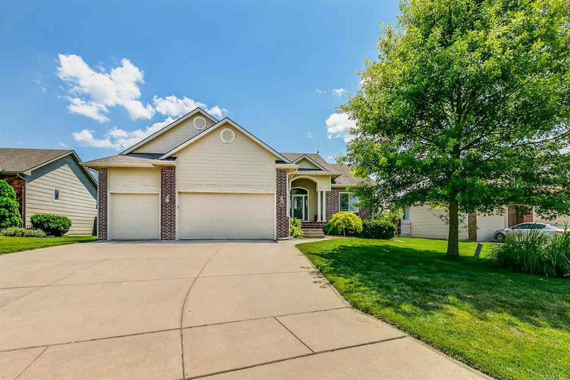 609 S Wrenfield Dr, Andover, KS 67002