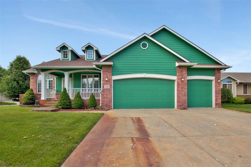 1219 E Mona Cir, Wichita, KS 67216