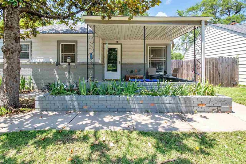 2332 E Menlo St, Wichita, KS 67211