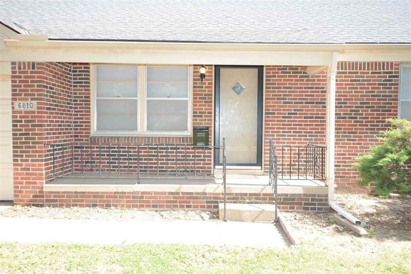 6810 E Orme St, Wichita, KS 67207