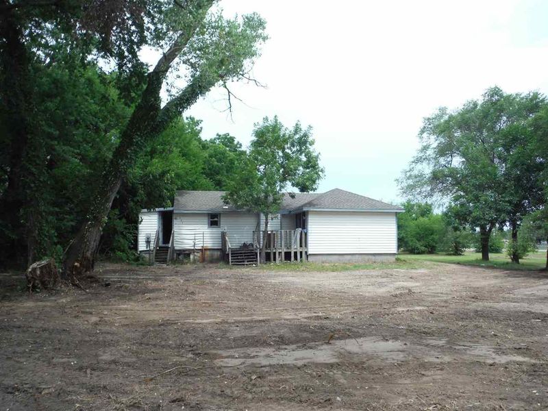 615 E 95th, Haysville, KS 67060