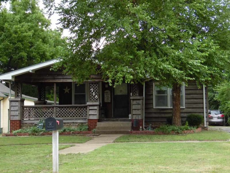 718 W Harvey Ave, Wellington, KS 67152