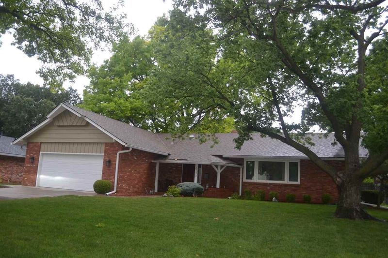 6730 E Abbotsford Dr, Wichita, KS 67206