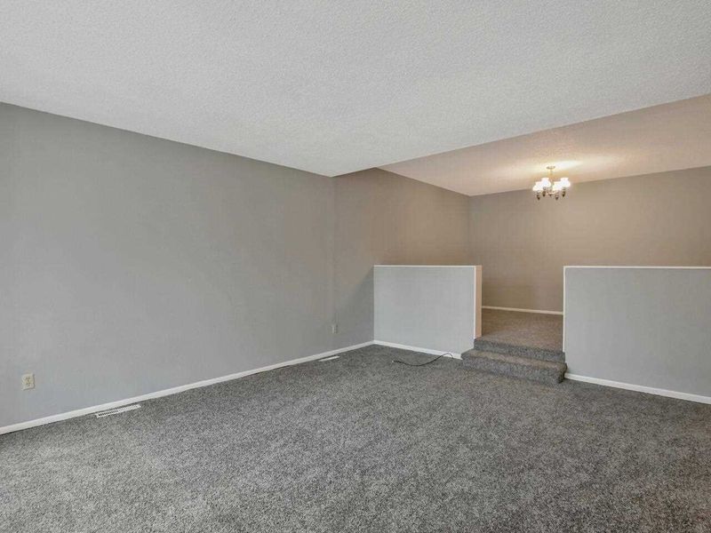 8722 E Longlake CIR, Wichita, KS 67207