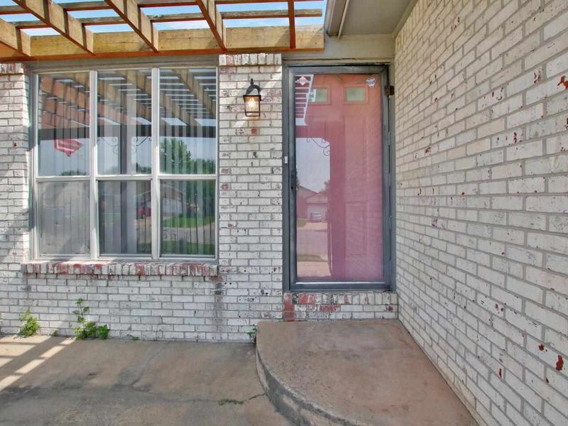 8722 E Longlake CIR, Wichita, KS 67207