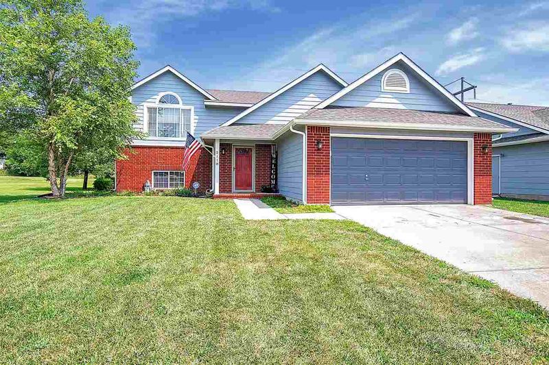 2118 E Bryant St, Derby, KS 67037