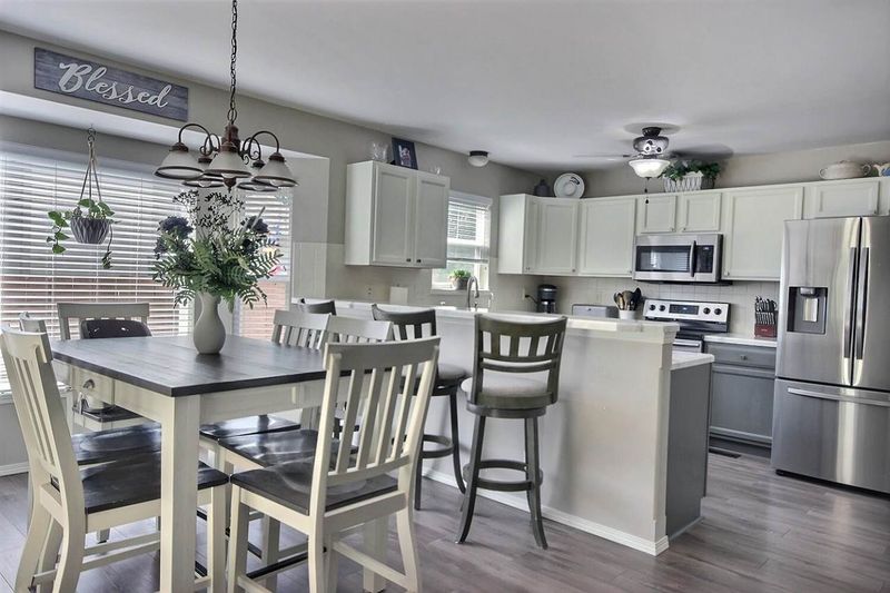 829 S Sunset Cir, Andover, KS 67002