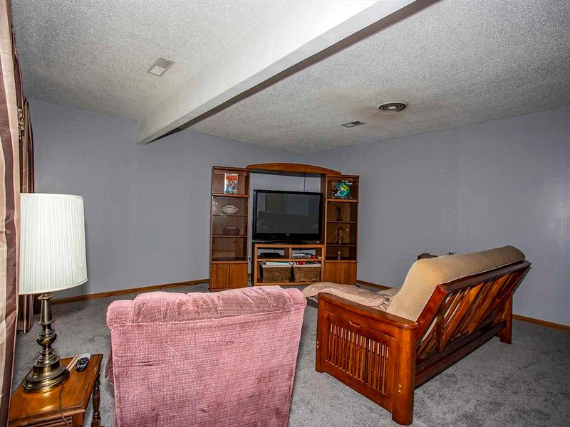 2524 E Sennett St, Wichita, KS 67211