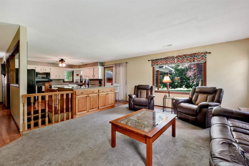 1717 N Main St, Rose Hill, KS 67133