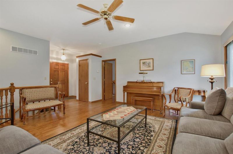 1515 E Juniper Ct, Derby, KS 67037
