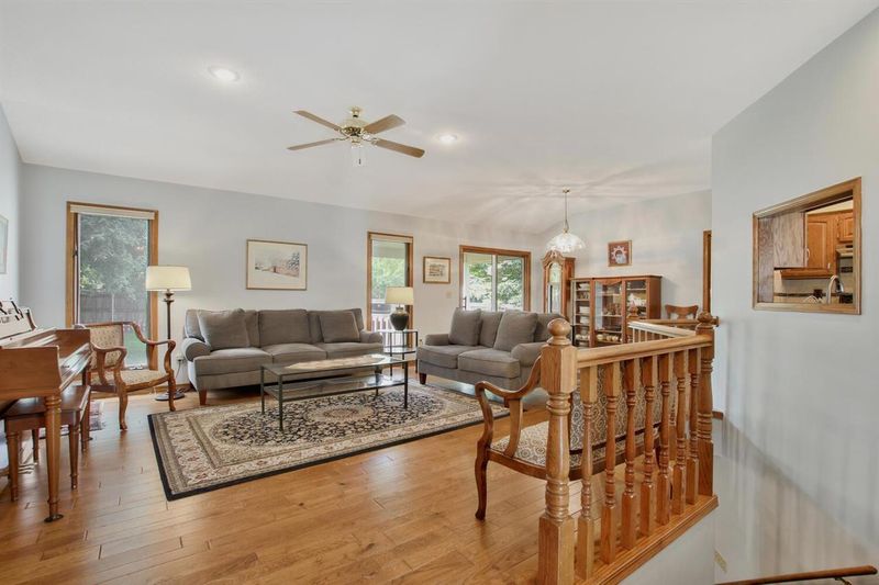1515 E Juniper Ct, Derby, KS 67037