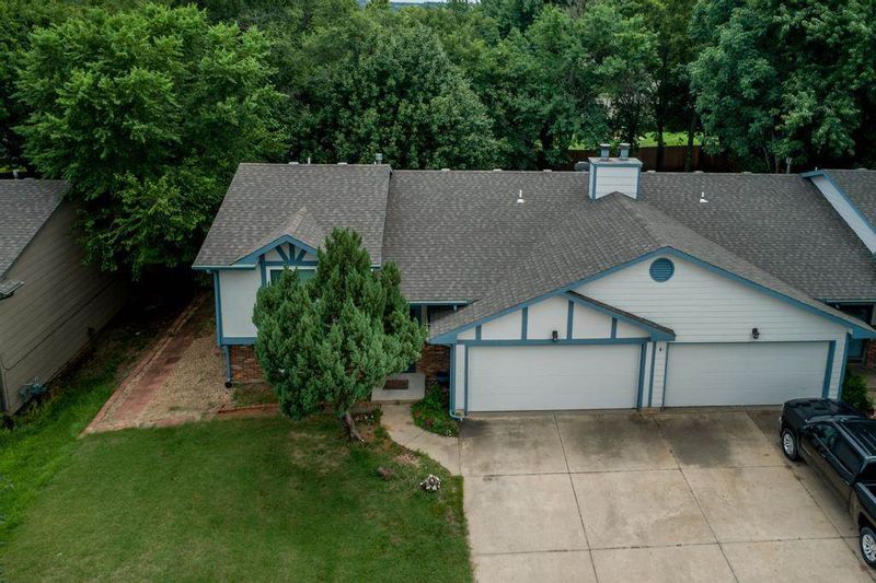 1715 E James St, Derby, KS 67037-3544