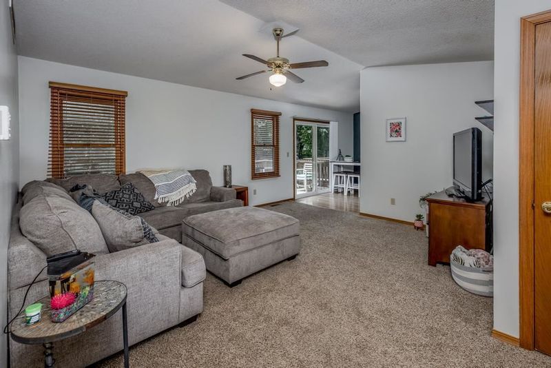 1715 E James St, Derby, KS 67037-3544