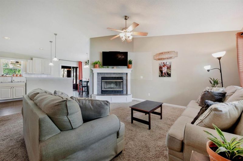 606 E Plantation Rd, Maize, KS 67101