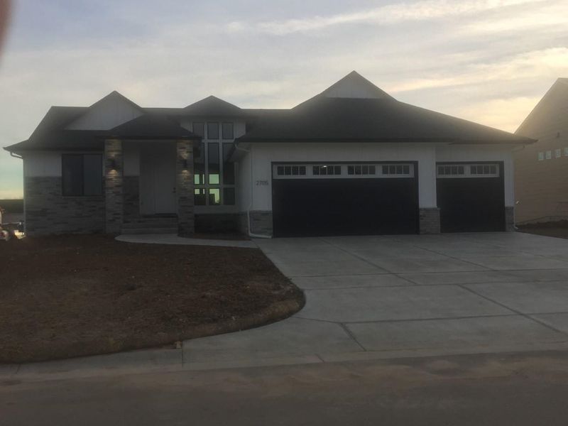 2705 N Eagle Ct, Wichita, KS 67226