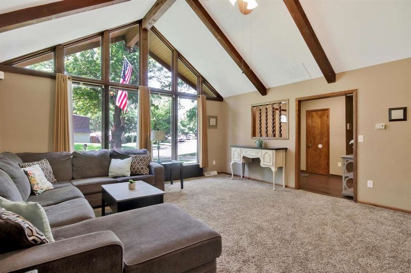 300 S Lauber Ln, Derby, KS 67037