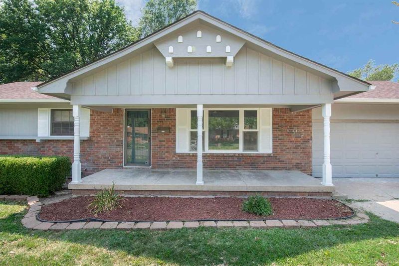 1109 S Apache Dr, Wichita, KS 67207