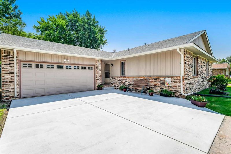 4134 N Auburn, Bel Aire, KS 67220