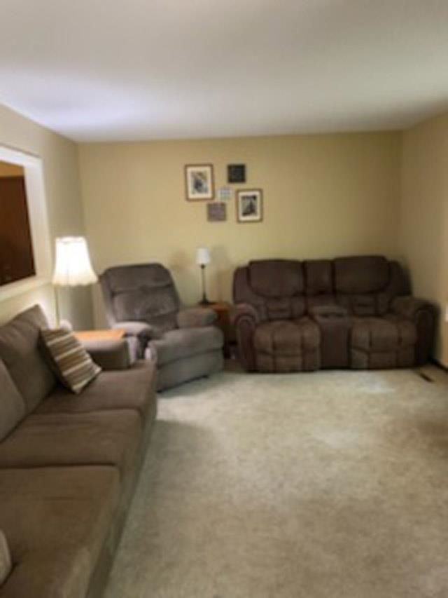 913 E Hulse St, Mcpherson, KS 67460