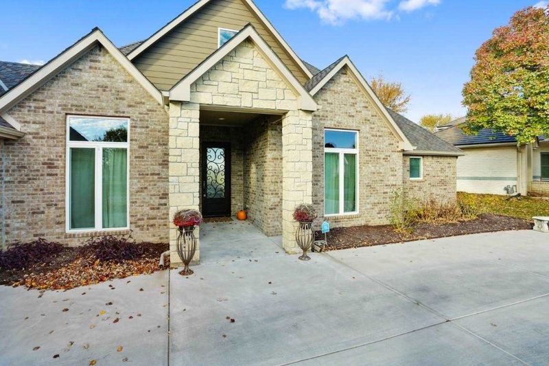 7602 E Oakmount St, Wichita, KS 67226