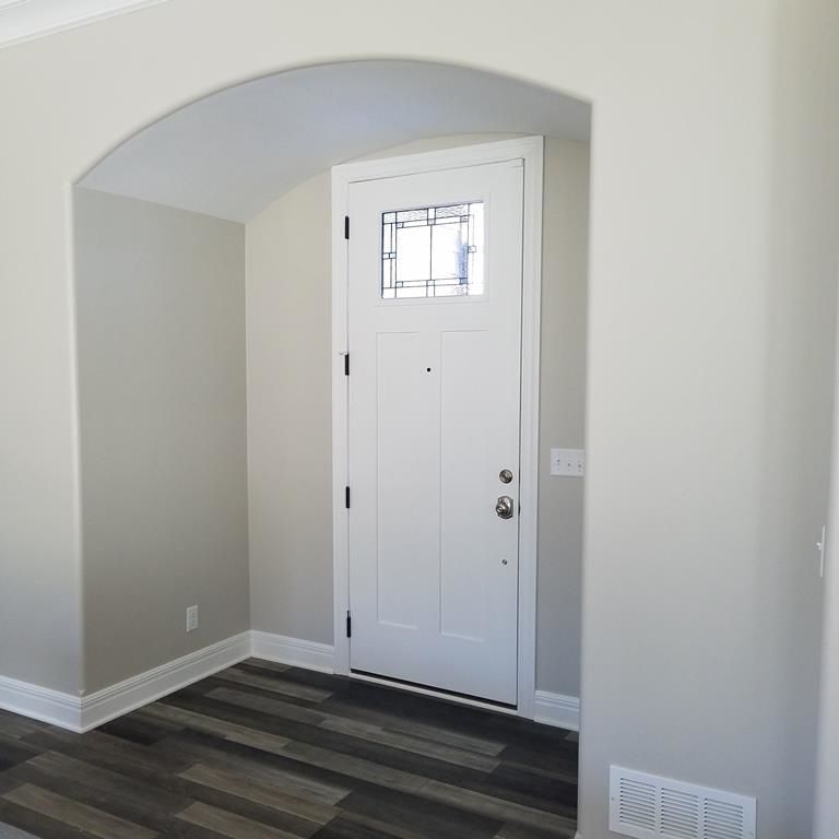 1406 N Emerald Valley Dr, Mulvane, KS 67110