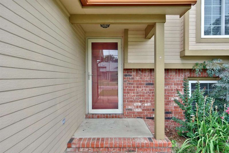 10109 E Lincoln St, Wichita, KS 67207
