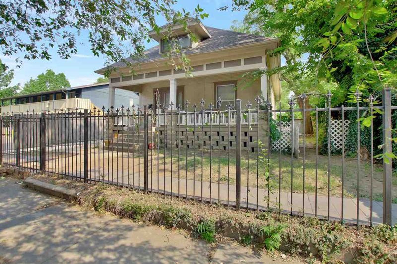 108 E 10th St N, Wichita, KS 67214
