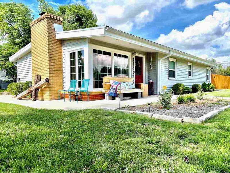 601 Morningside Dr, Wellington, KS 67152