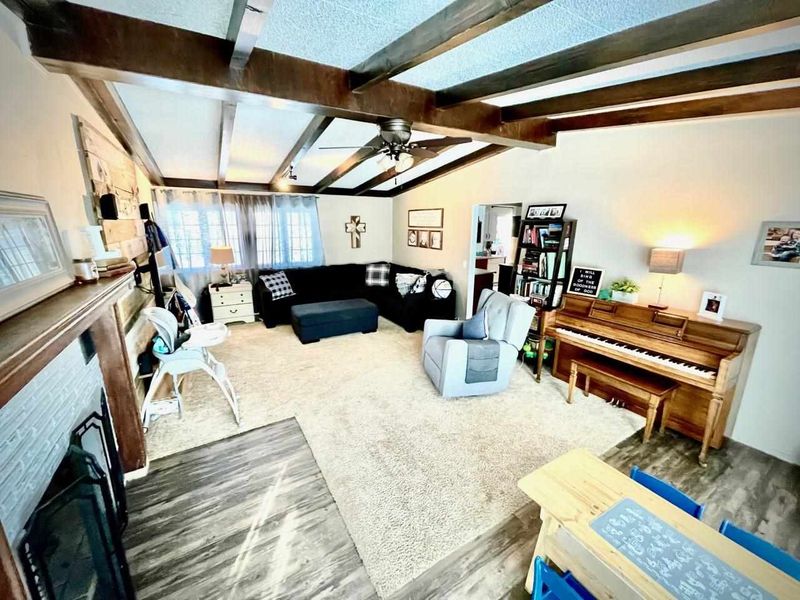 601 Morningside Dr, Wellington, KS 67152
