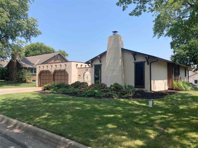 218 S Ceymarie Cir, Wichita, KS 67209