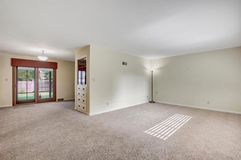 201 Beverly Ave, Newton, KS 67114