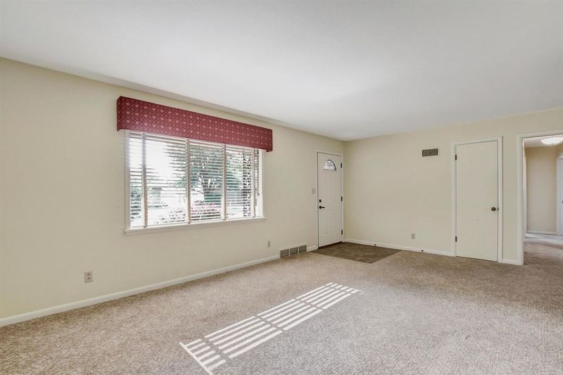 201 Beverly Ave, Newton, KS 67114