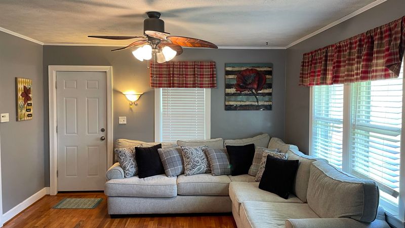 707 S Randall Ave, Moundridge, KS 67107