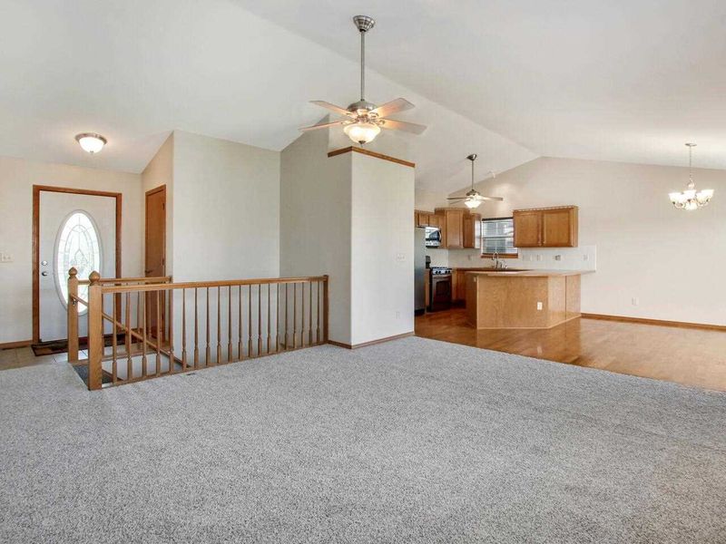 338 E Quail Ridge St, Mulvane, KS 67110