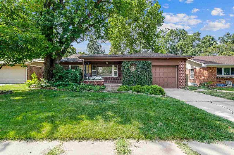 7809 E Gilbert St, Wichita, KS 67207