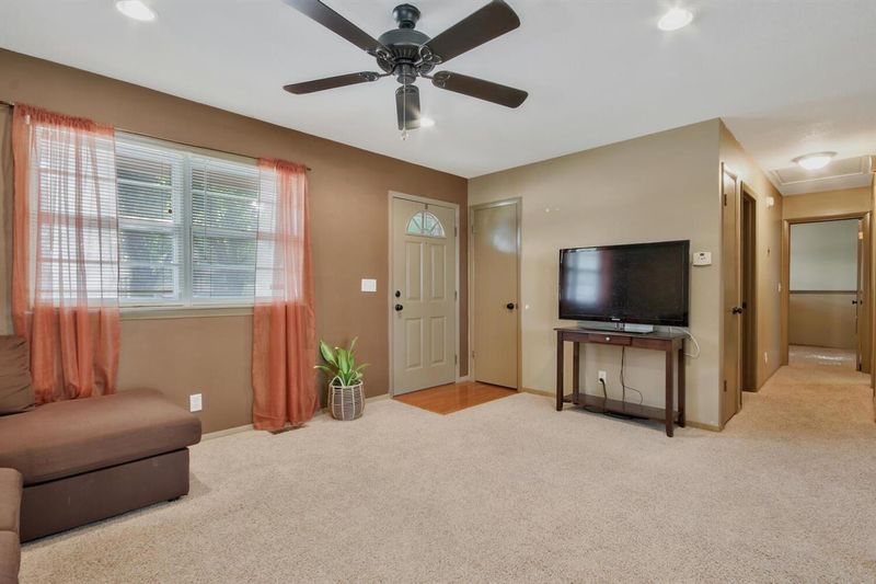 3039 S Chase Ave, Wichita, KS 67217