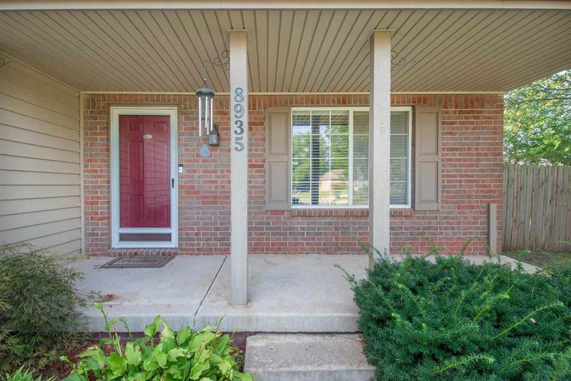 8935 E Scott Ct, Wichita, KS 67210