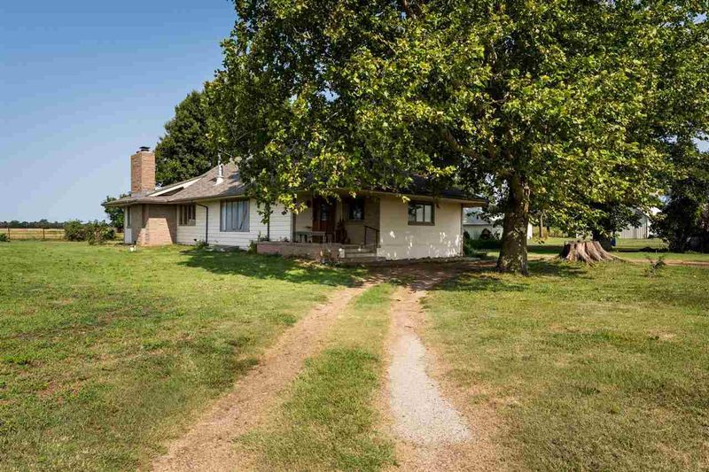 10812 E Illinois Ave, Hutchinson, KS 67501