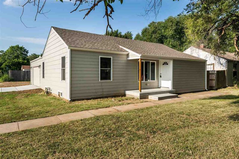 2947 E Pawnee Ave, Wichita, KS 67211
