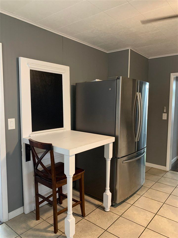 914 N Walnut St, Newton, KS 67114