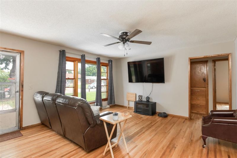1321 E Berkeley St, Wichita, KS 67216