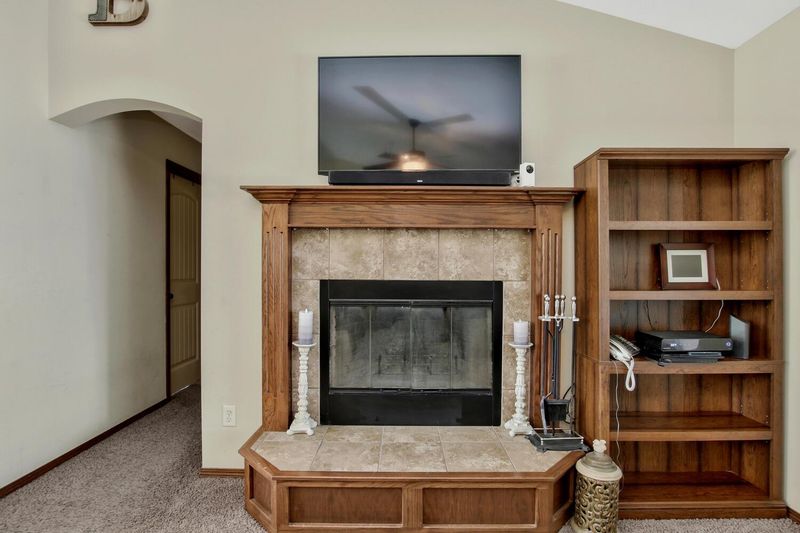 1415 E Rough Creek Pl, Derby, KS 67037